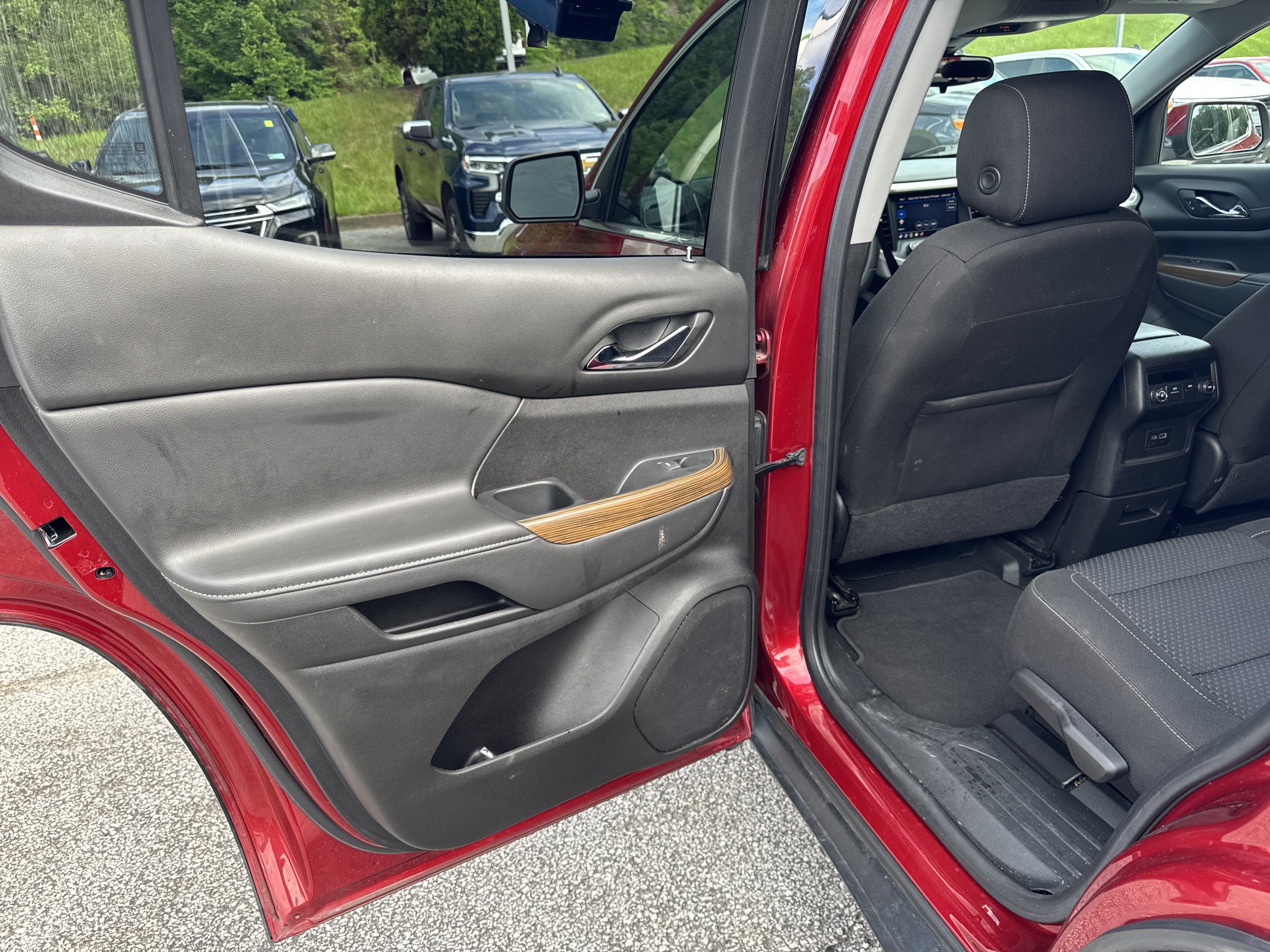 Certified 2023 GMC Acadia SLE AWD/4WD image 15