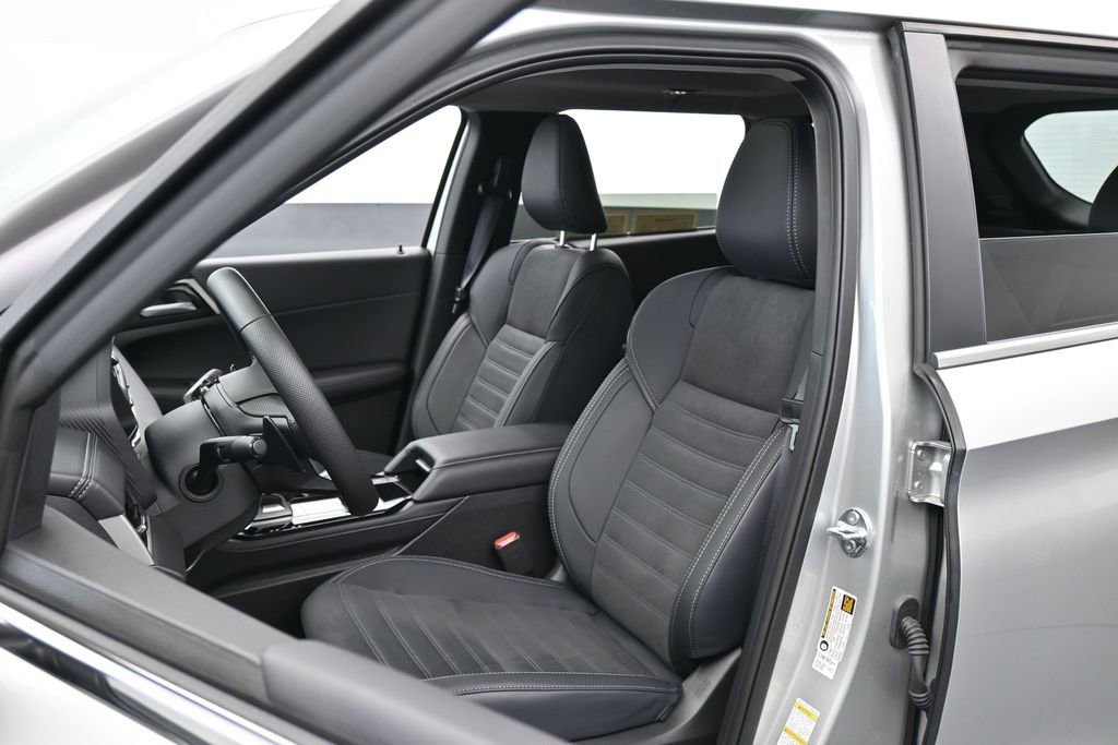 Used 2025 Mitsubishi Outlander SE FWD image 10