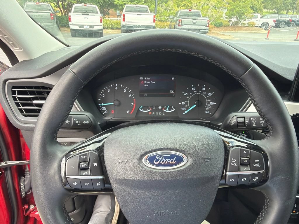Used 2022 Ford Escape SE w/ SE Sport Appearance Package AWD/4WD image 5