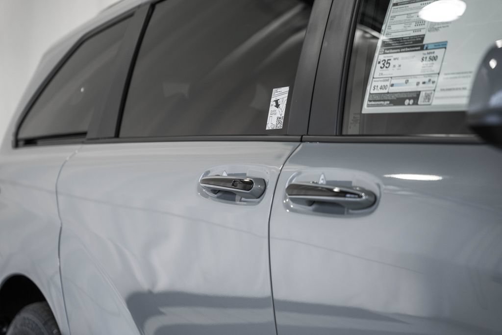 New 2026 Toyota Sienna XLE Woodland Edition AWD/4WD image 15