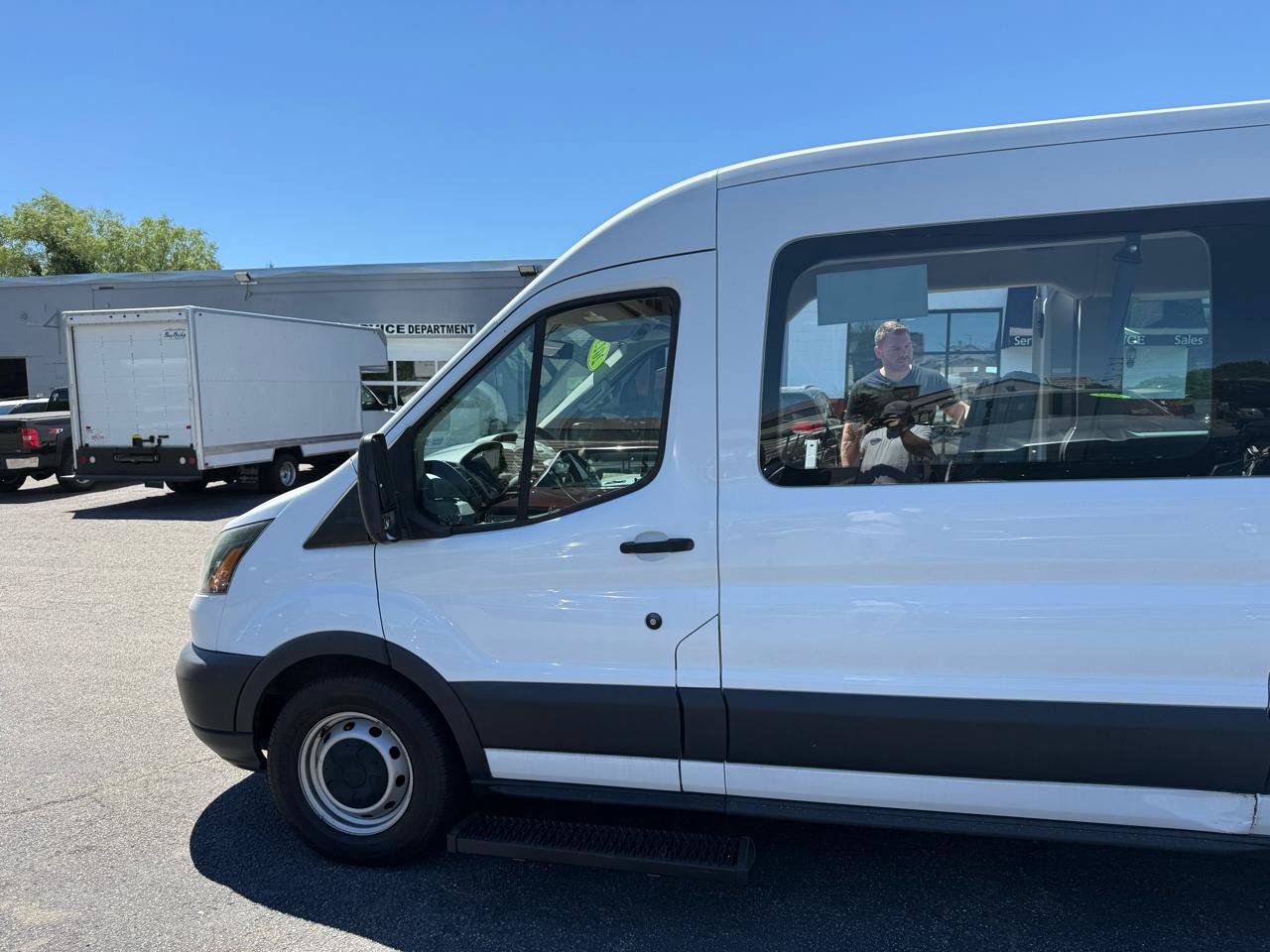 Used 2015 Ford Transit 350 XL RWD image 17