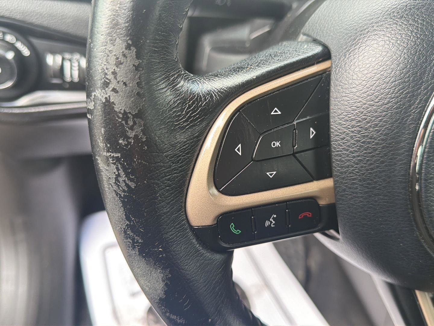 Used 2016 Jeep Renegade Latitude w/ Cold Weather Group image 17