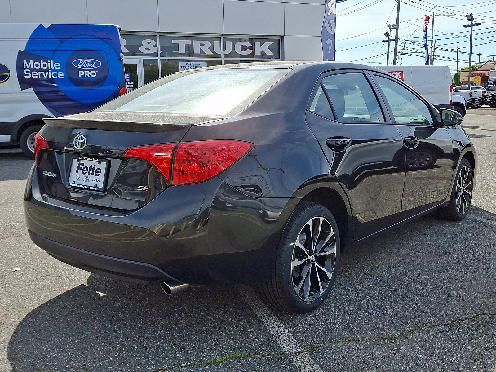 Used 2018 Toyota Corolla SE FWD image 4