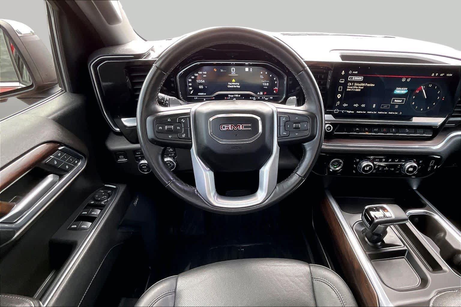Used 2023 GMC Sierra 1500 SLT AWD/4WD image 5