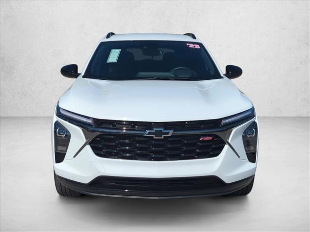 Used 2025 Chevrolet Trax RS image 2
