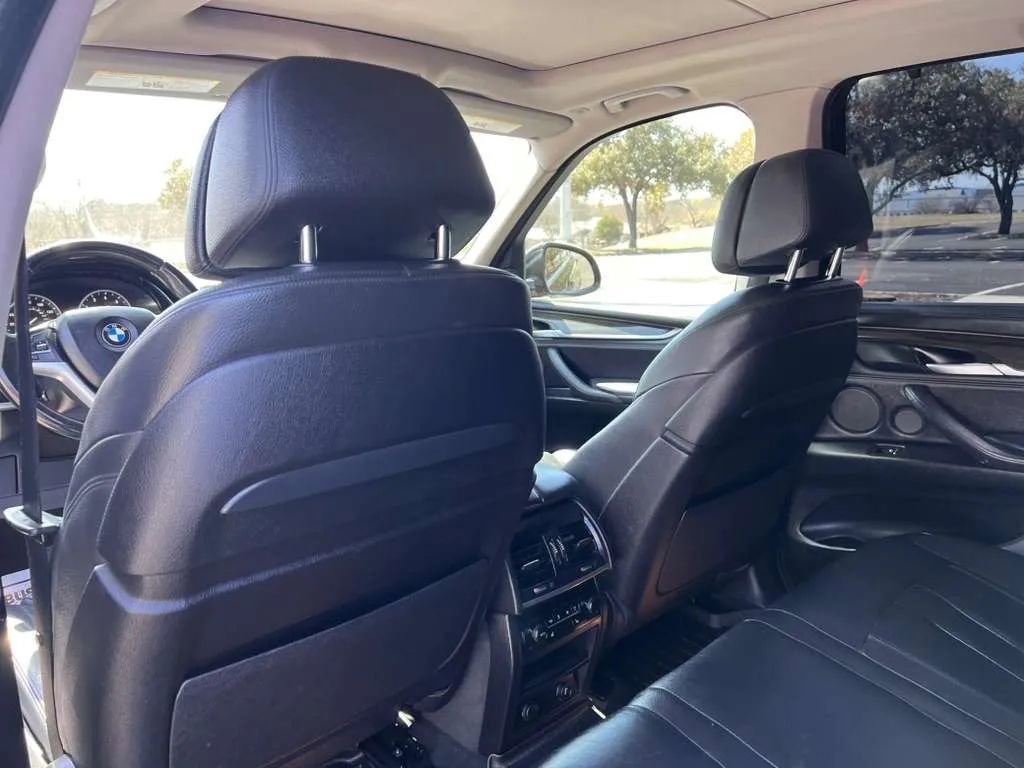 Used 2015 BMW X5 xDrive50i AWD/4WD image 23