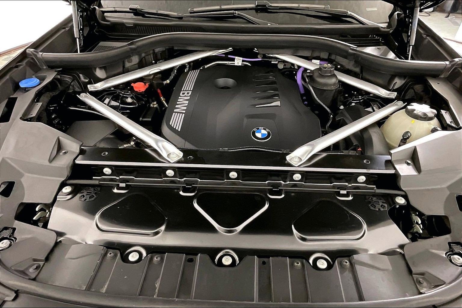 Certified 2024 BMW X5 xDrive40i w/ M Sport Package image 28
