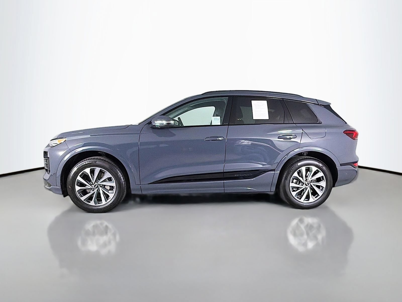 Certified 2025 Audi Q6 e-tron Premium w/ Convenience Package AWD/4WD image 4