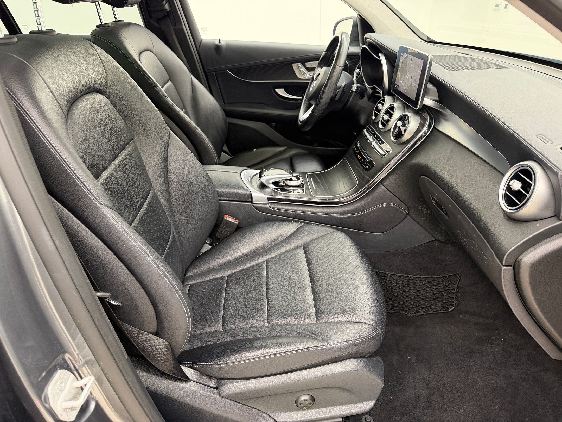 Used 2016 Mercedes-Benz GLC 300 4MATIC image 24