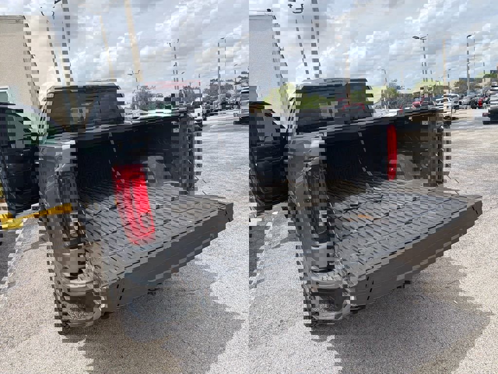 Certified 2021 GMC Sierra 1500 AT4 w/ AT4 Premium Package image 5