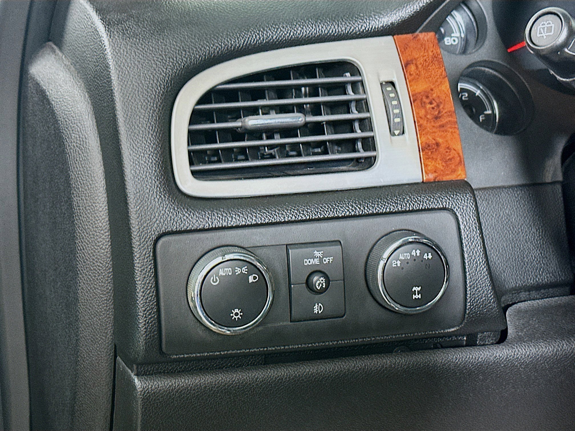 Used 2013 Chevrolet Tahoe LTZ image 10