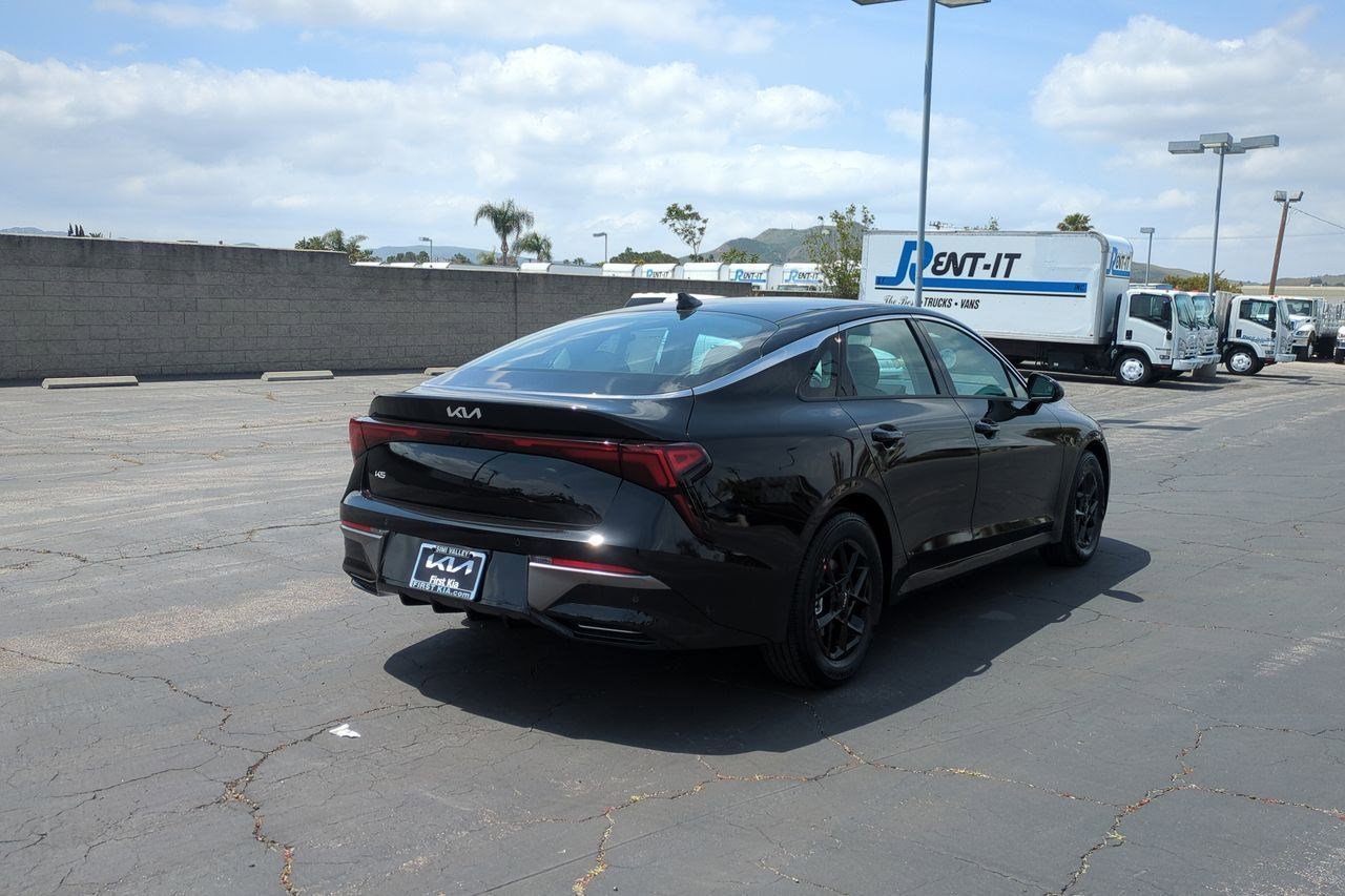 New 2025 Kia K5 LXS image 5