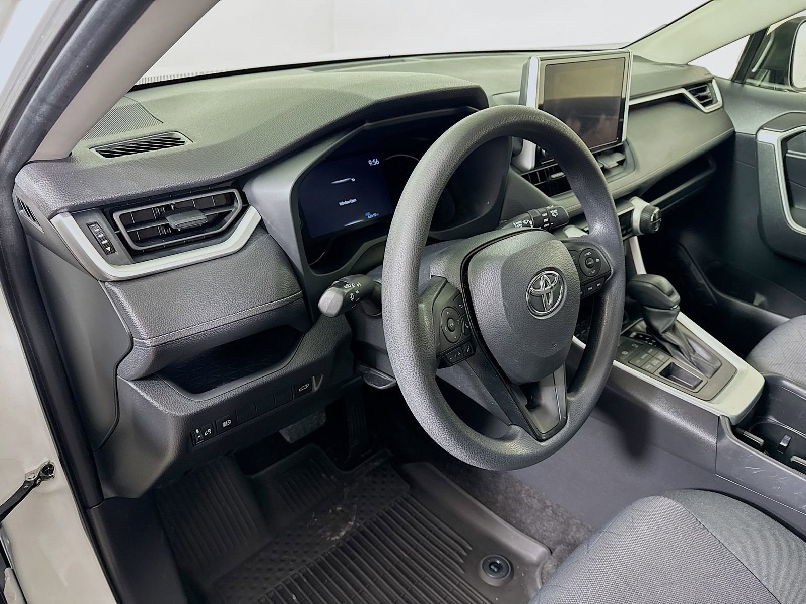 Used 2023 Toyota RAV4 XLE w/ Convenience Package image 7