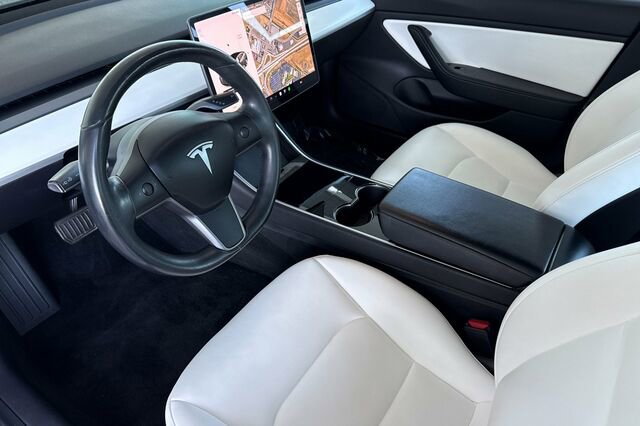 Used 2019 Tesla Model 3 Standard Range RWD image 10