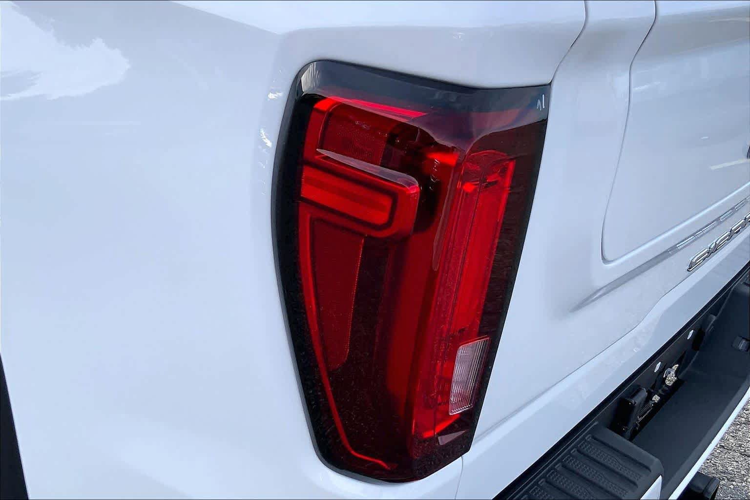 Used 2026 GMC Sierra 1500 AT4 w/ AT4 Premium Package AWD/4WD image 27