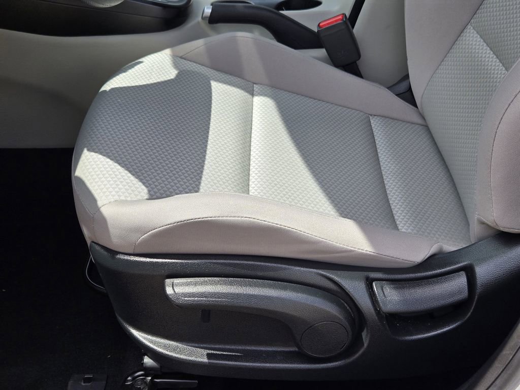 Certified 2025 Kia Soul LX w/ LX Technology Package FWD image 26