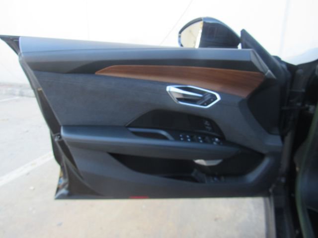 Used 2023 Audi e-tron GT Premium Plus image 15