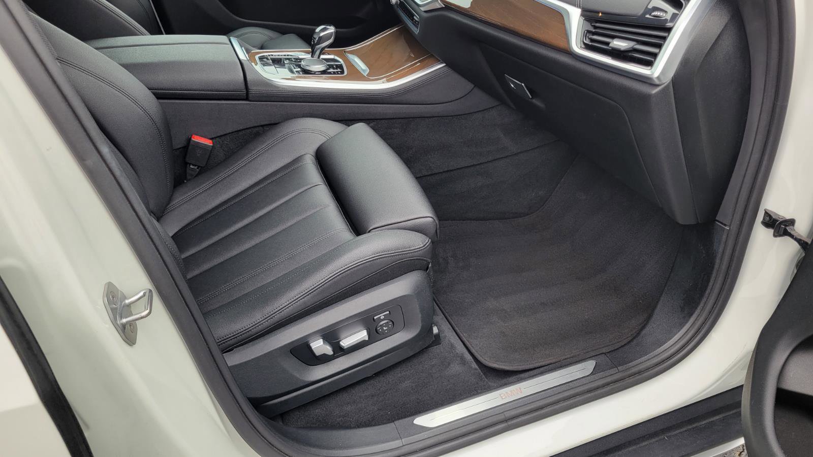 Used 2020 BMW X5 sDrive40i image 40