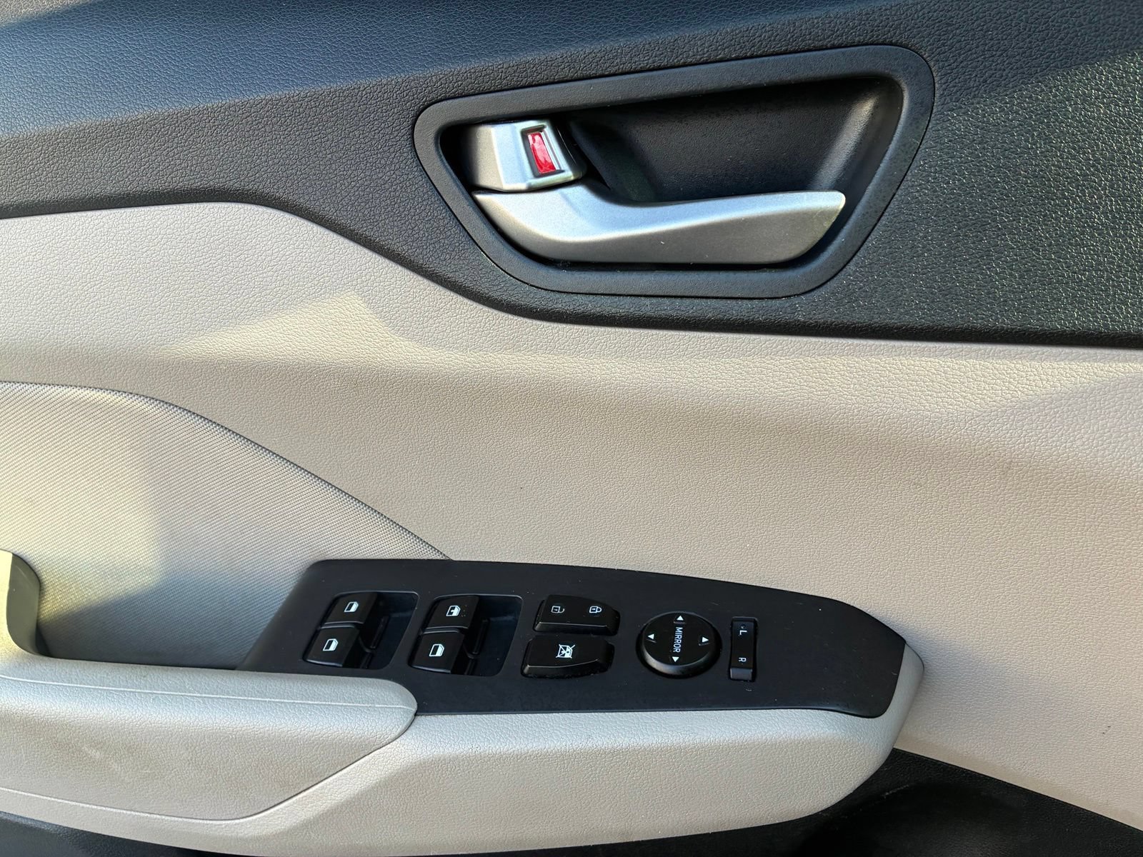 Used 2022 Hyundai Accent SE FWD image 5