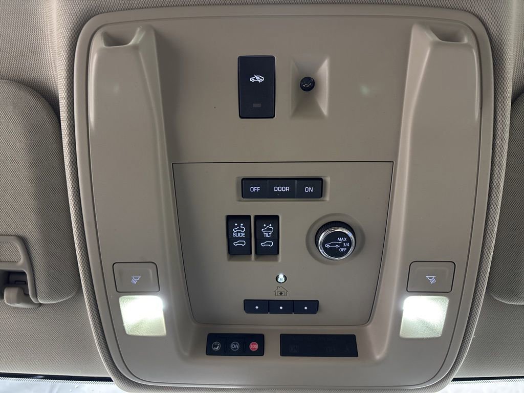 Used 2020 Cadillac Escalade Premium Luxury image 19