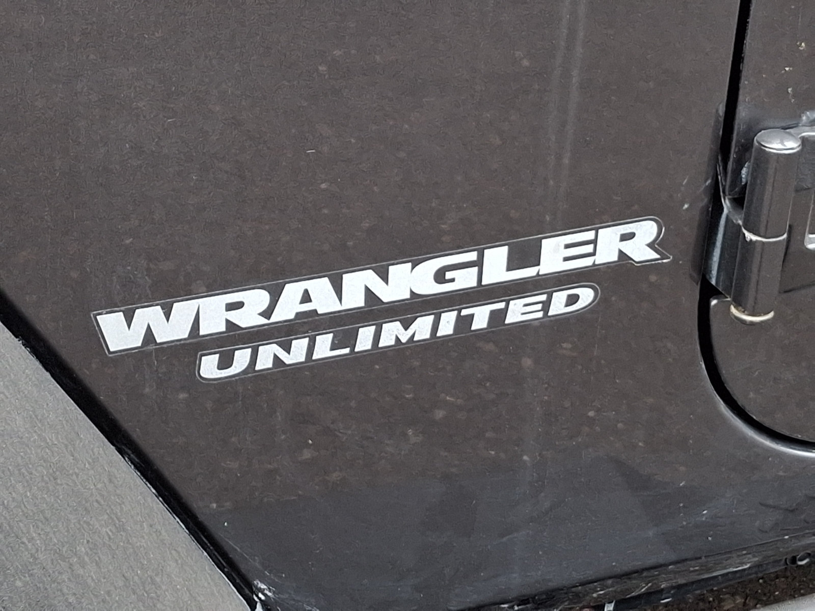 Used 2017 Jeep Wrangler Unlimited Rubicon w/ Connectivity Group AWD/4WD image 4