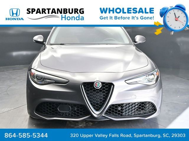 Used 2017 Alfa Romeo Giulia Ti w/ TI 19" Sport Package RWD video 2