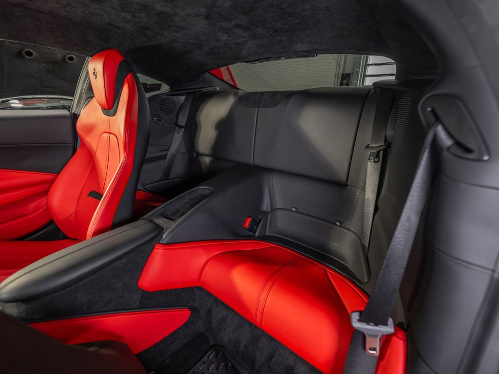 Certified 2022 Ferrari Roma RWD image 11