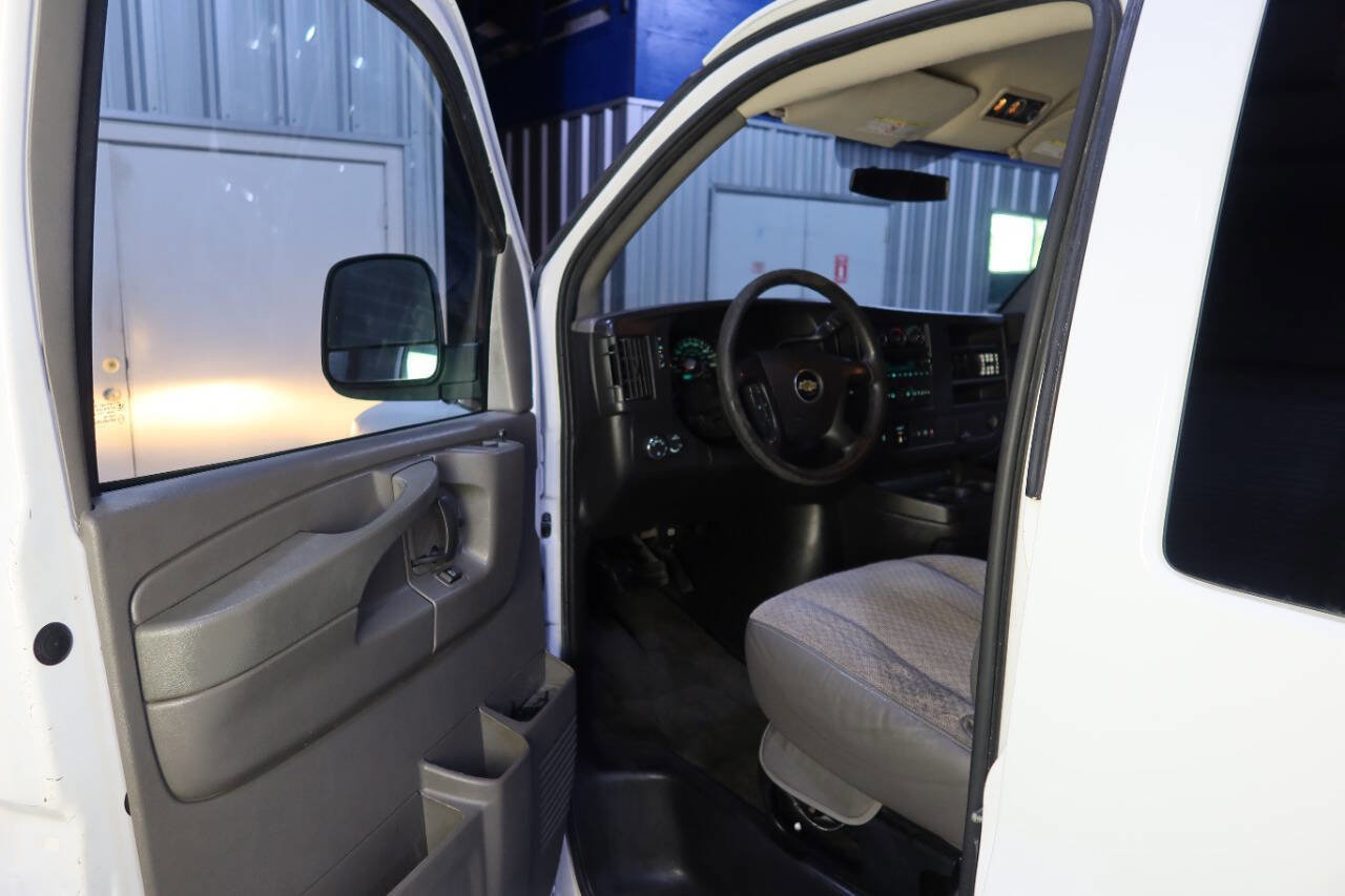 Used 2015 Chevrolet Express 3500 LT w/ LT Preferred Equipment Group image 18