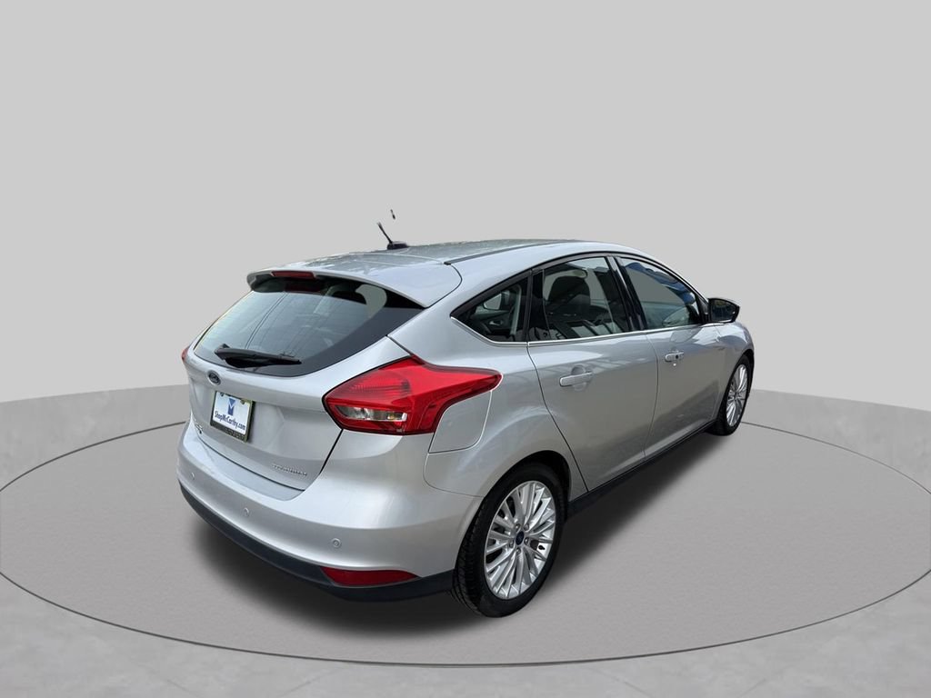 Used 2017 Ford Focus Titanium FWD image 6