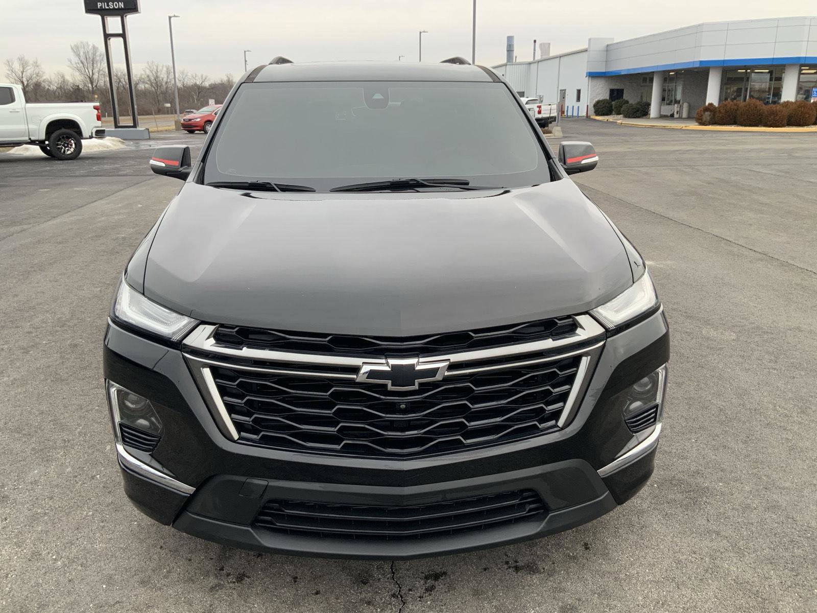 Used 2023 Chevrolet Traverse Premier w/ Redline Edition image 3