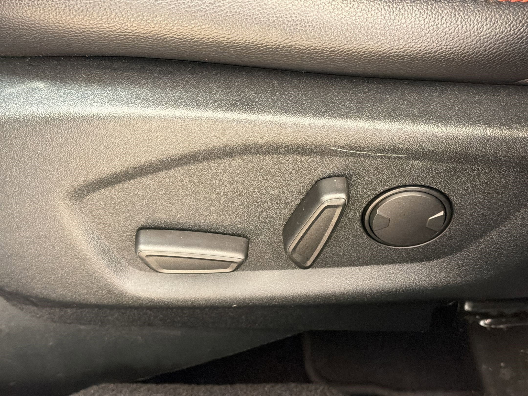 Used 2019 Ford Explorer Sport w/ Equipment Group 401A AWD/4WD image 14