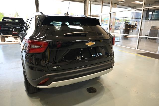 Used 2025 Chevrolet Trax LT w/ Driver Confidence Package FWD image 6