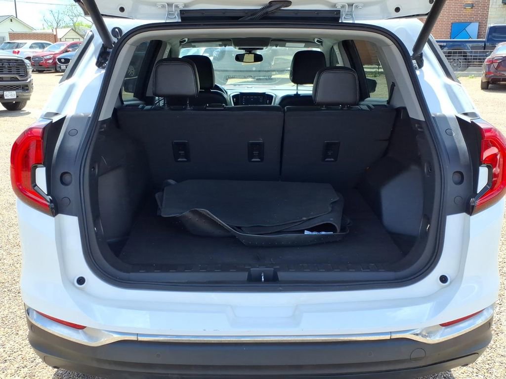 Certified 2023 GMC Terrain SLT image 17