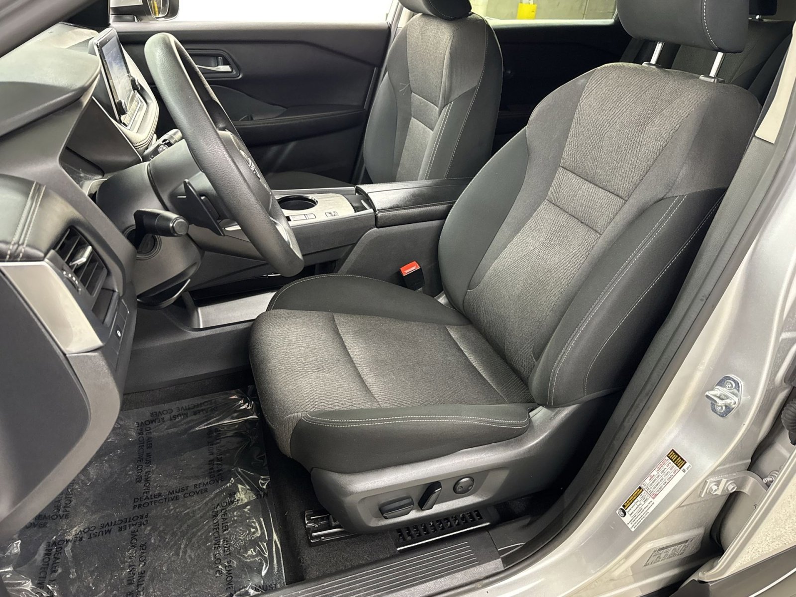Used 2024 Nissan Rogue SV image 16