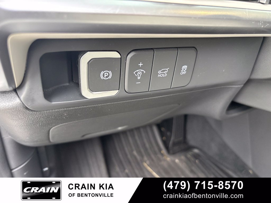 Used 2025 Hyundai Santa Fe SEL FWD image 13