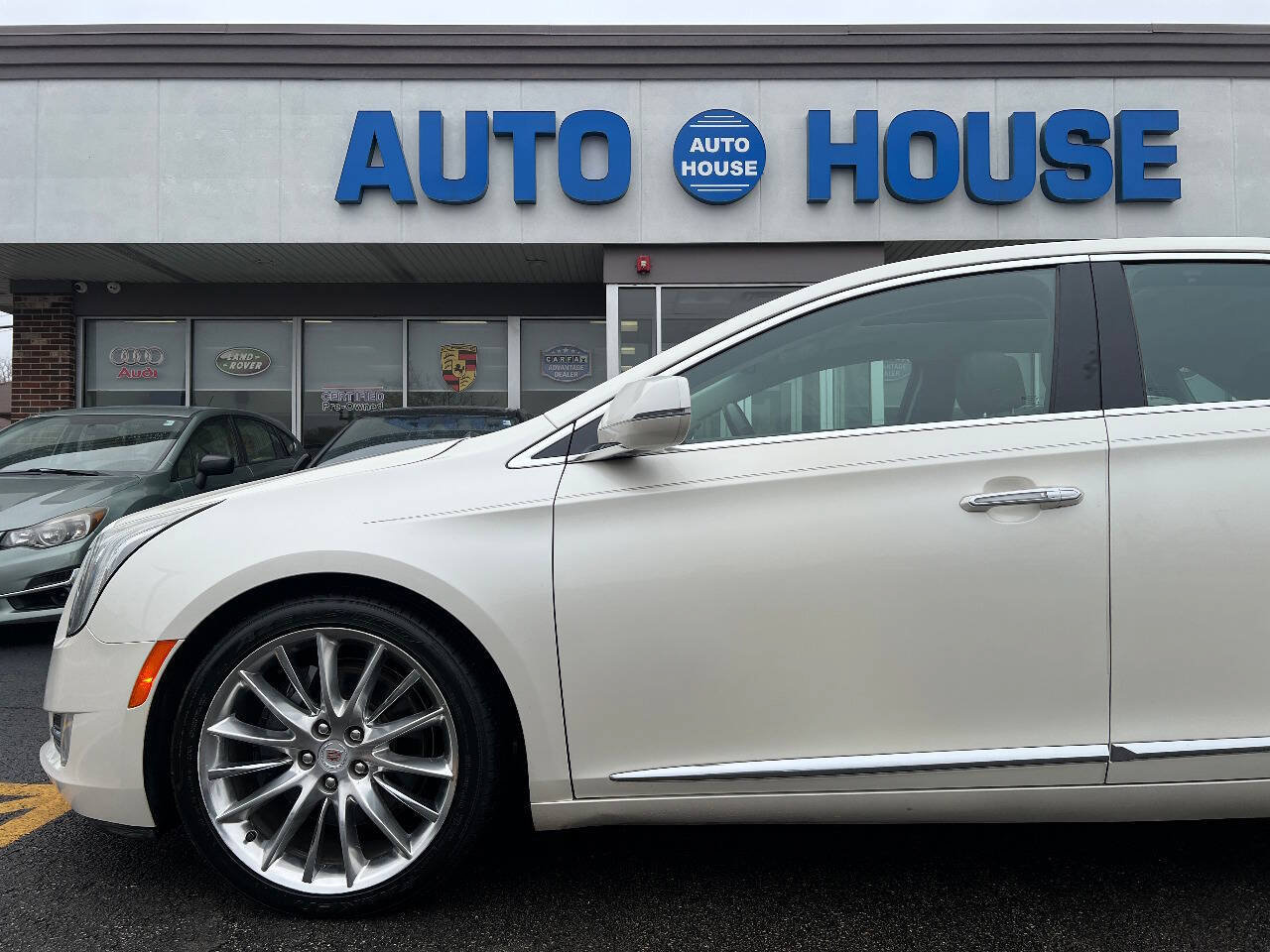 Used 2013 Cadillac XTS Platinum AWD/4WD image 40