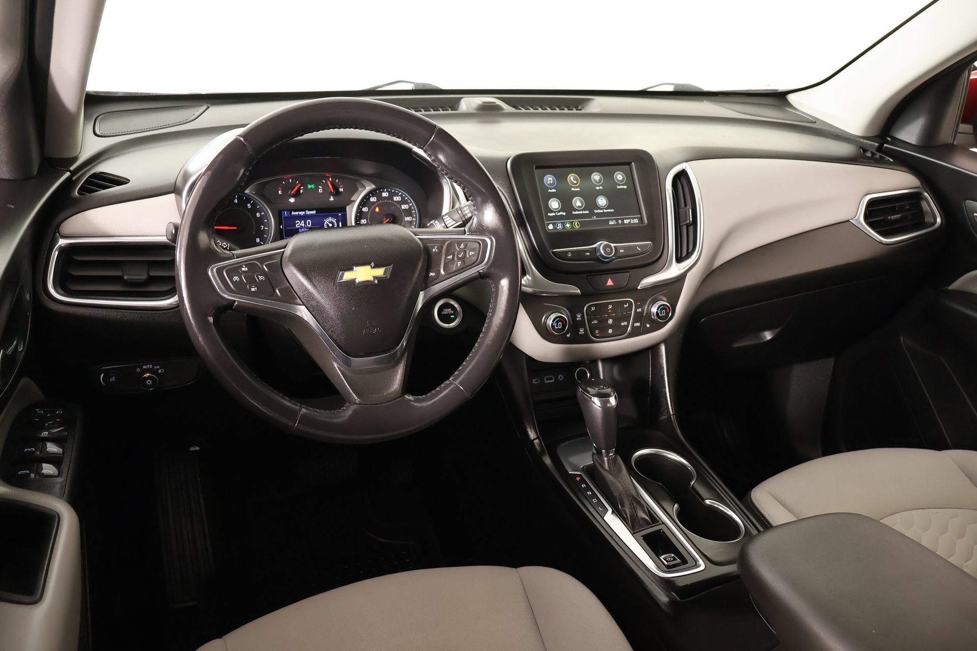Used 2019 Chevrolet Equinox LT FWD image 2
