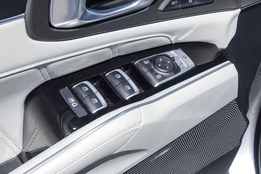 Certified 2023 Kia Sorento SX Prestige AWD/4WD image 20