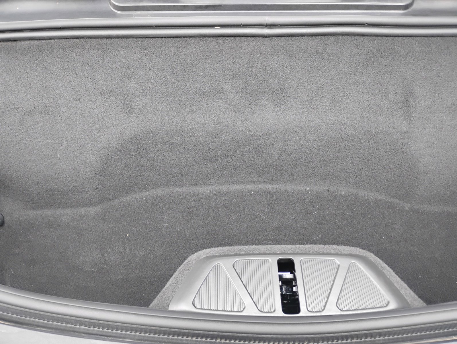 Used 2024 Chevrolet Corvette Z06 w/ Battery Protection Package image 7