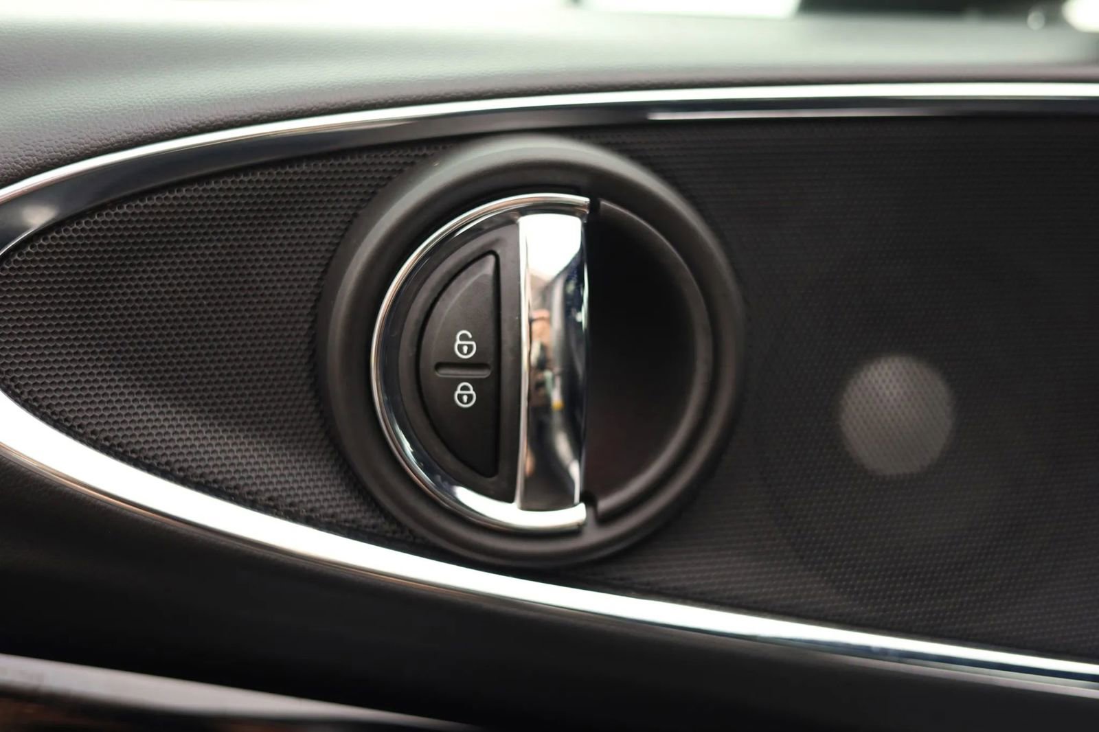 Used 2020 MINI Cooper Clubman S w/ Premium Package image 12