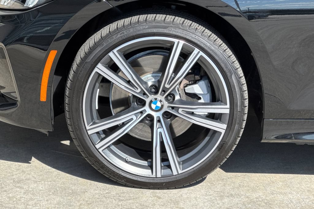 Used 2024 BMW 330i Sedan w/ Convenience Package RWD image 33