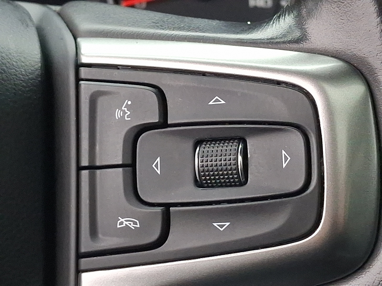 Used 2021 Chevrolet Tahoe LT w/ LT Signature Package image 22