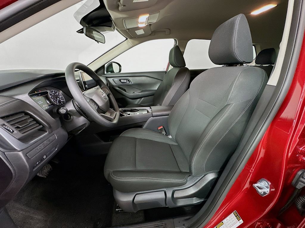 Used 2025 Nissan Rogue S image 20