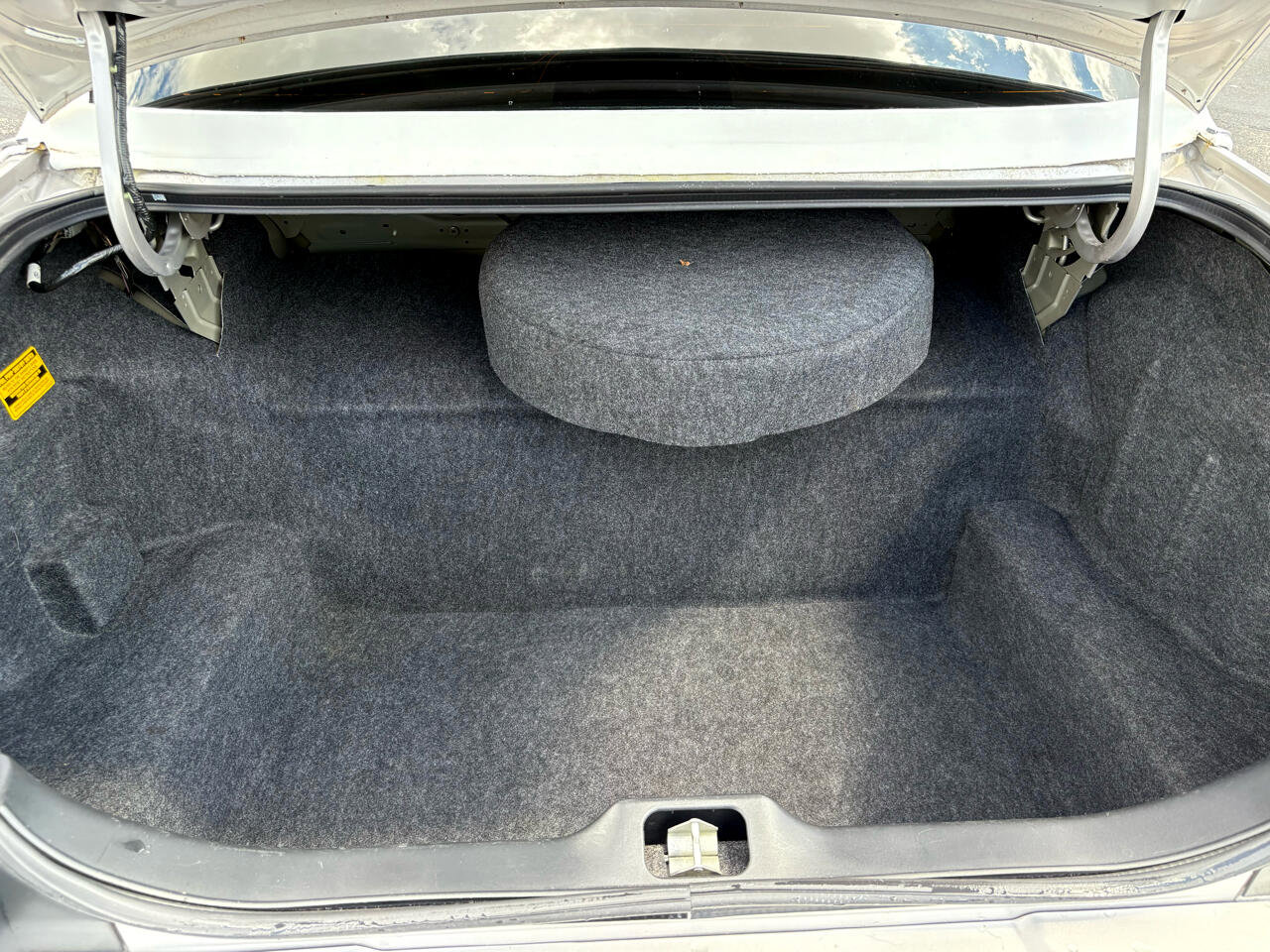 Used 2005 Mercury Grand Marquis GS image 38