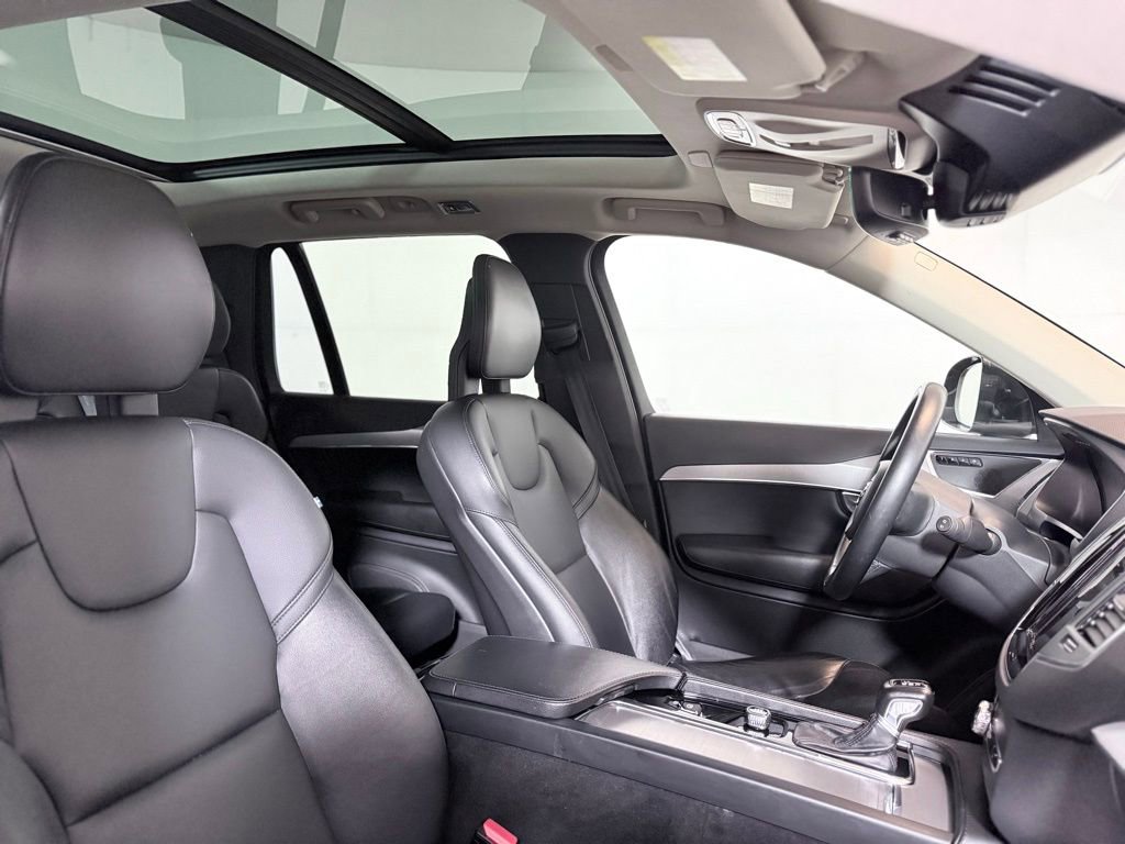 Used 2022 Volvo XC90 T5 Momentum w/ Climate Package image 24