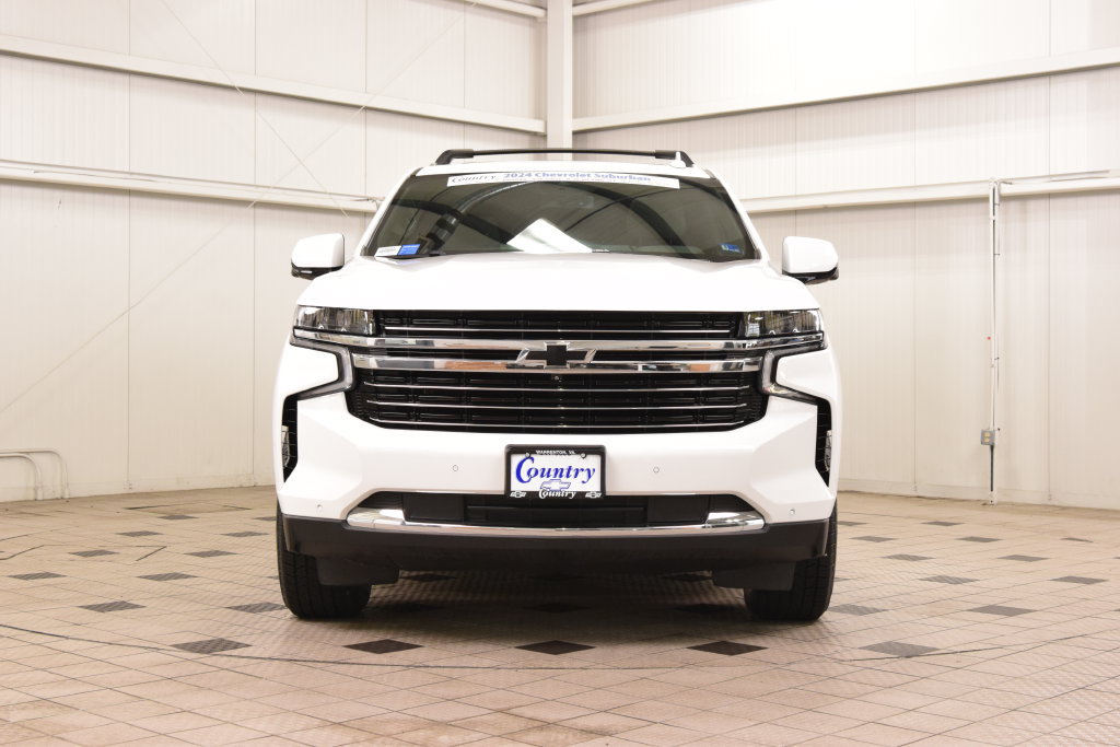 Used 2024 Chevrolet Suburban LT w/ LT Signature Package AWD/4WD image 2