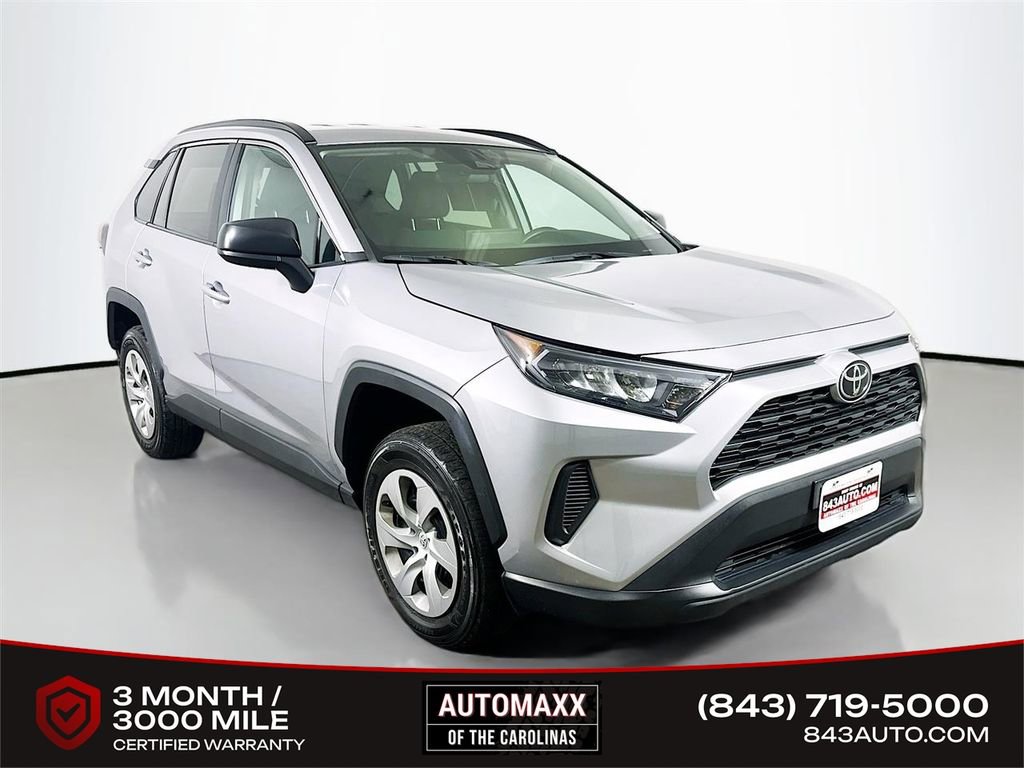 Used 2021 Toyota RAV4 LE image 1