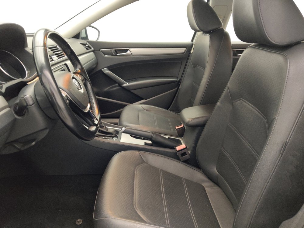 Used 2019 Volkswagen Passat 2.0T Wolfsburg FWD image 17