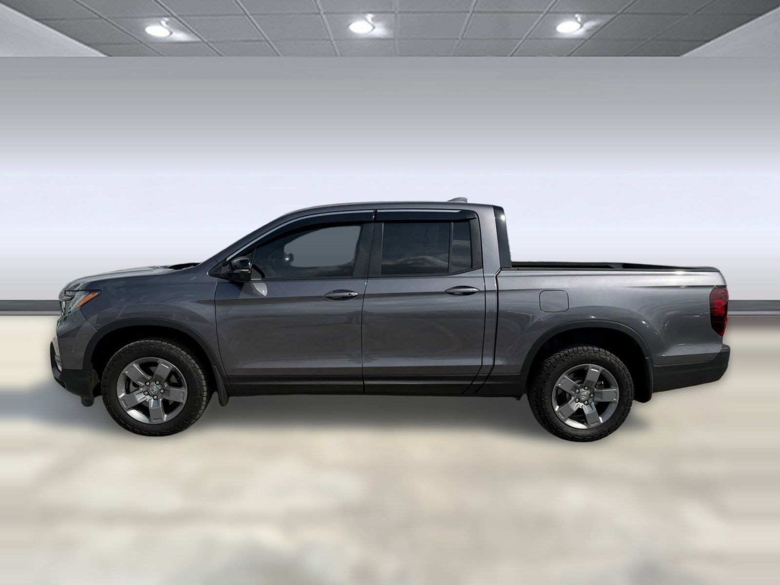 Used 2025 Honda Ridgeline TrailSport image 2