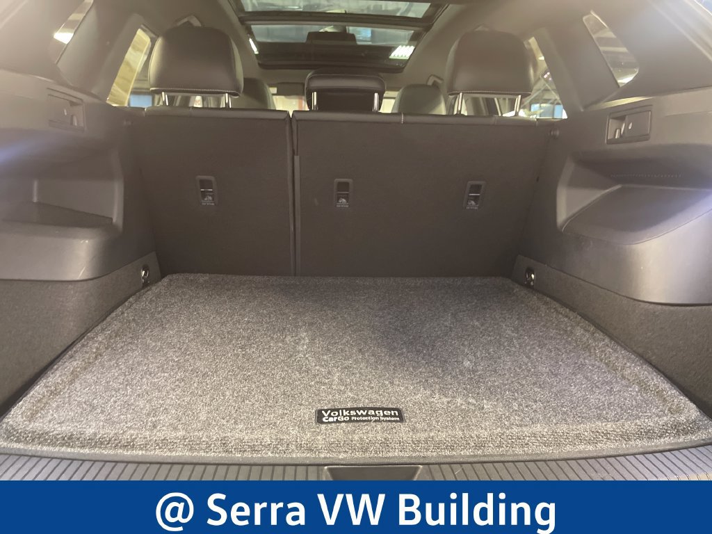 Used 2025 Volkswagen Tiguan SEL R-Line AWD/4WD image 24